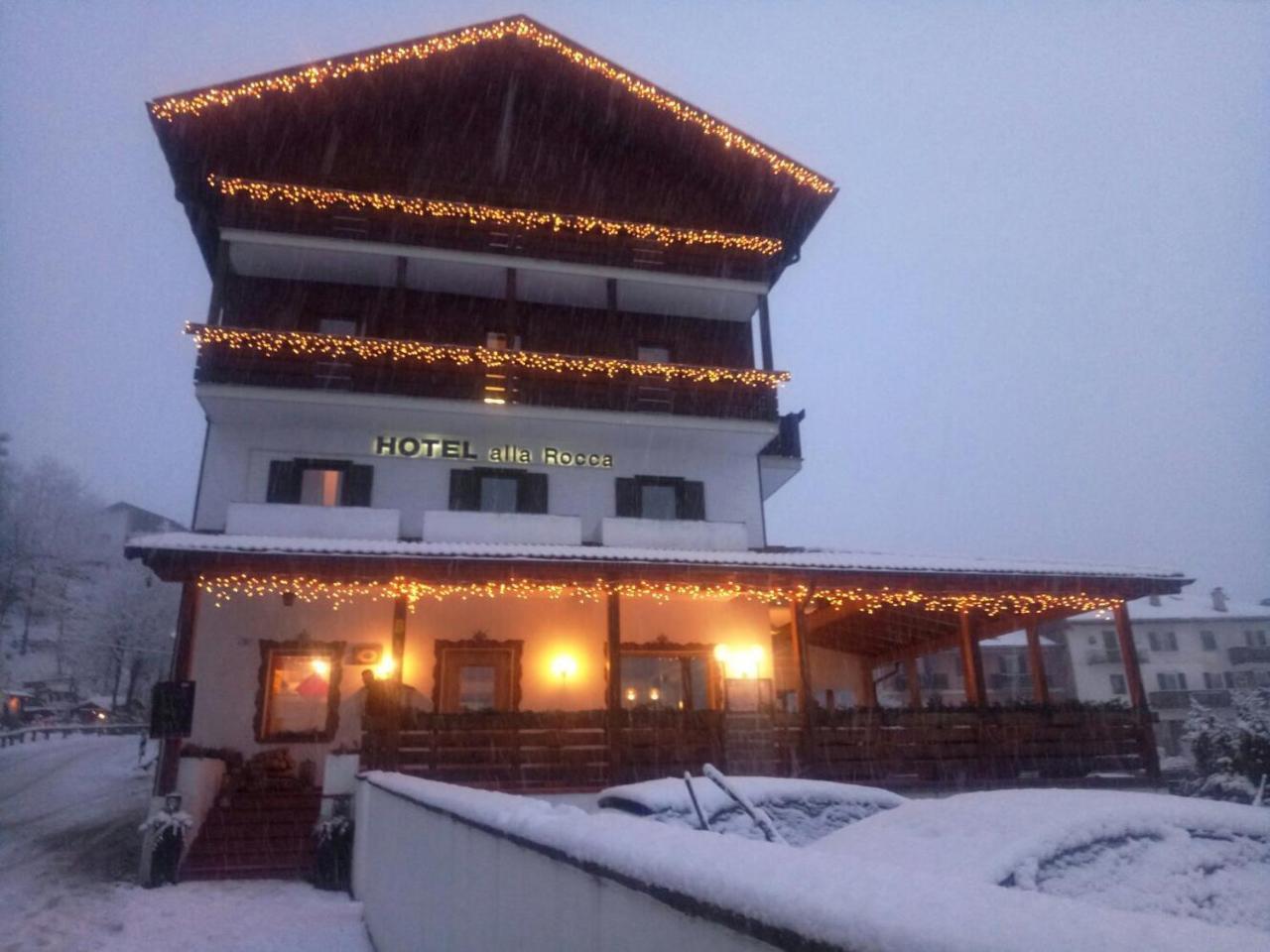 Hotel Alla Rocca Varena Exterior photo